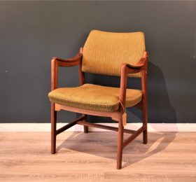Ergo nr 4 <br>
Eleverum Møbel- og Trevarefabrikk Olav Haug, EMT